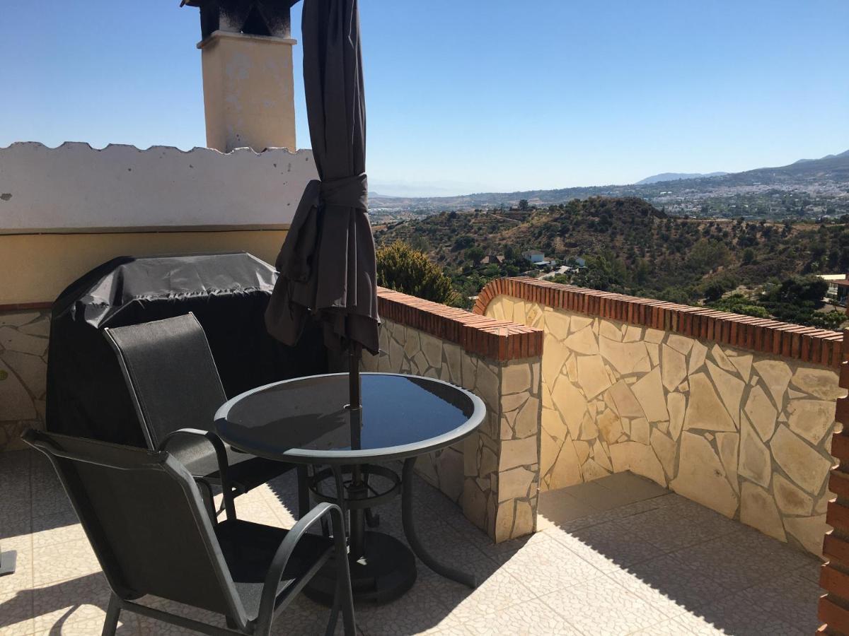 Studio Views Apartment, Cortijo Fruitful Hills Málaga Esterno foto