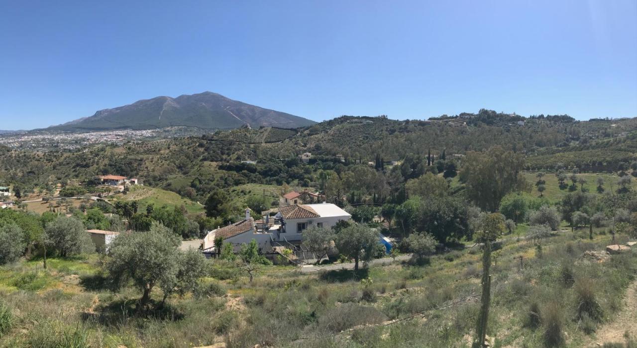 Studio Views Apartment, Cortijo Fruitful Hills Málaga Esterno foto